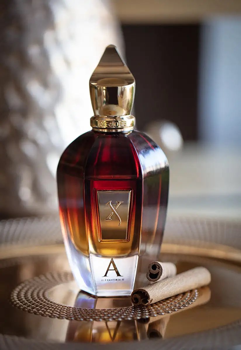 hg7's tweet photo. هذا العطر مايستحي يا اخوان وقليل أدب ،يوصل المكان قبلك ويغادر بعدك!! https://t.co/9K8YoISVnl