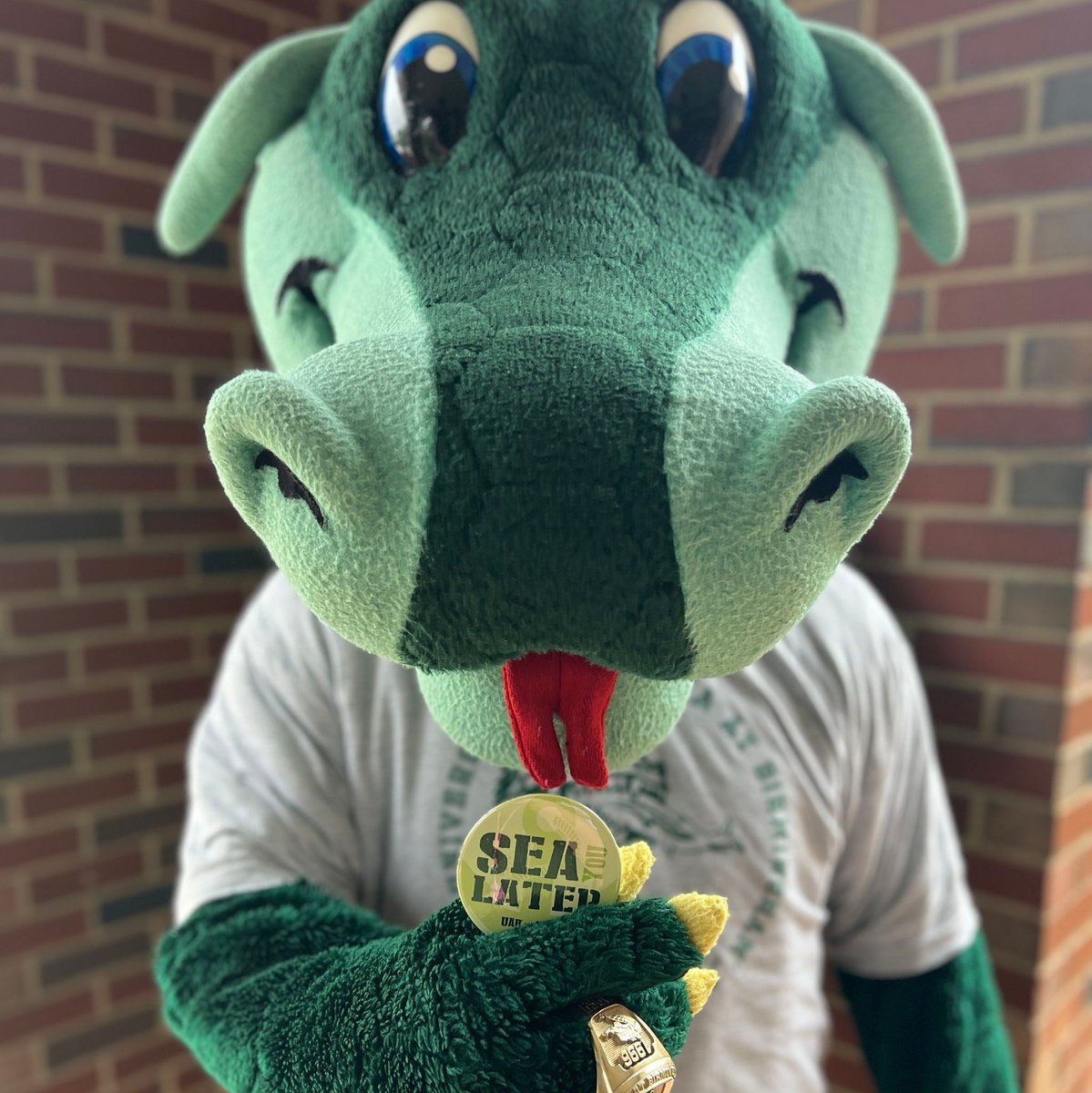 UAB Alumni (@uabalumni) on Twitter photo 🏈 UAB vs. Navy🏈
We can't wait to see all of your smiling faces at our rooftop tailgate <a href="/uptowncantina/">Uptown Cantina</a> before we cheer on the Blazers before they take on Navy at @protectivestadium
Don't forget to grab your game day button!
🔗 alumni.uab.edu/navytailgate 🏈 UAB vs. Navy🏈
We can't wait to see all of your smiling faces at our rooftop tailgate <a href="/uptowncantina/">Uptown Cantina</a> before we cheer on the Blazers before they take on Navy at @protectivestadium
Don't forget to grab your game day button!
🔗 alumni.uab.edu/navytailgate