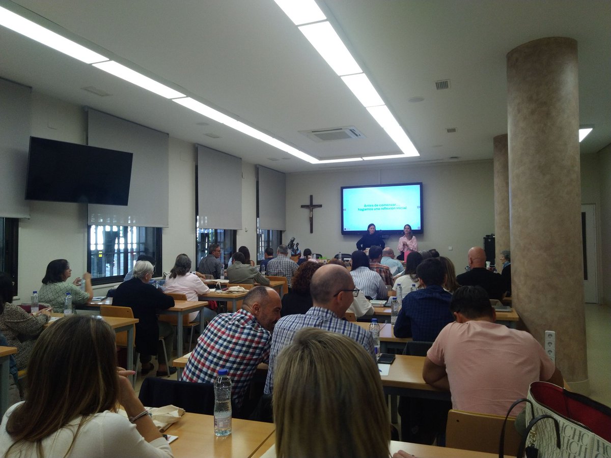 fundesmontal's tweet photo. Jornadas de formación de los Equipos Directivos de los Colegios de la Fundación Escolapias Montal. Buen trabajo.@hmrescolapias @provpaulamontal https://t.co/pkkmR2of5P