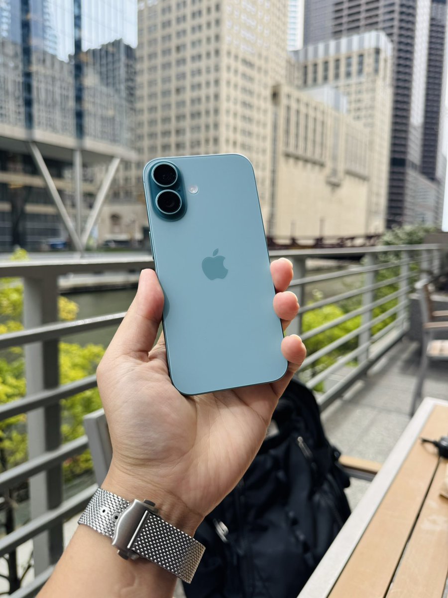 iPhone 16 out in the wild📱 #iPhone16