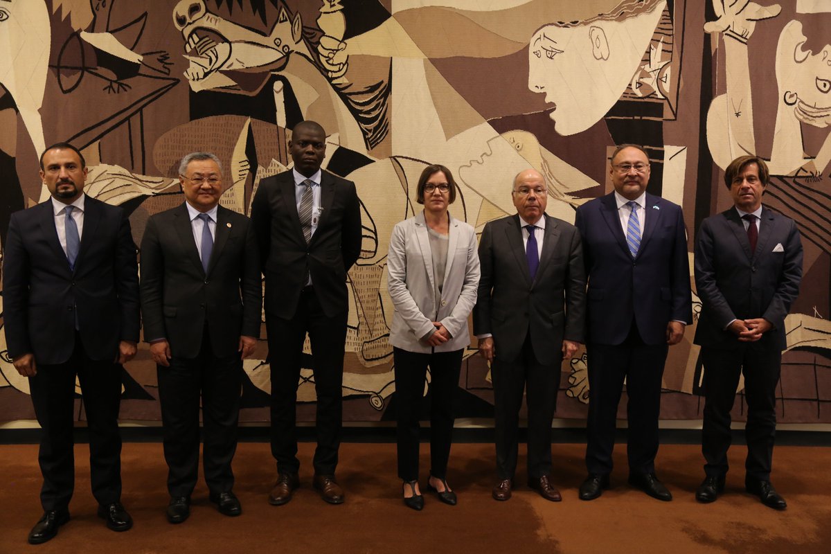 ICRC_NYC's tweet image. Today, #Brazil, #China, #France, #Jordan, #Kazakhstan, and #SouthAfrica, alongside the @ICRC, launched a global initiative to galvanize political commitment to international humanitarian law. 

#IHL

Full statement: tinyurl.com/9fnr94vy