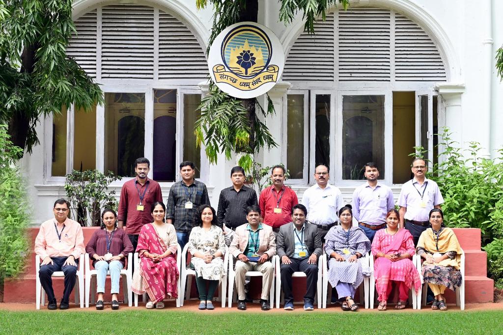 IN_DCP's tweet image. As part of #Management Development Programme (#MDP), 05 Naval Civilian Officers successfully completed a course on &quot;𝐈𝐧𝐧𝐨𝐯𝐚𝐭𝐢𝐨𝐧 𝐚𝐧𝐝 𝐂𝐡𝐚𝐧𝐠𝐞 𝐋𝐞𝐚𝐝𝐞𝐫𝐬𝐡𝐢𝐩&quot; at #ASCI, Hyderabad conducted from 25-27 Sep 24.   
#IndianNavy 
#DefenceCivilians #HRManagement…