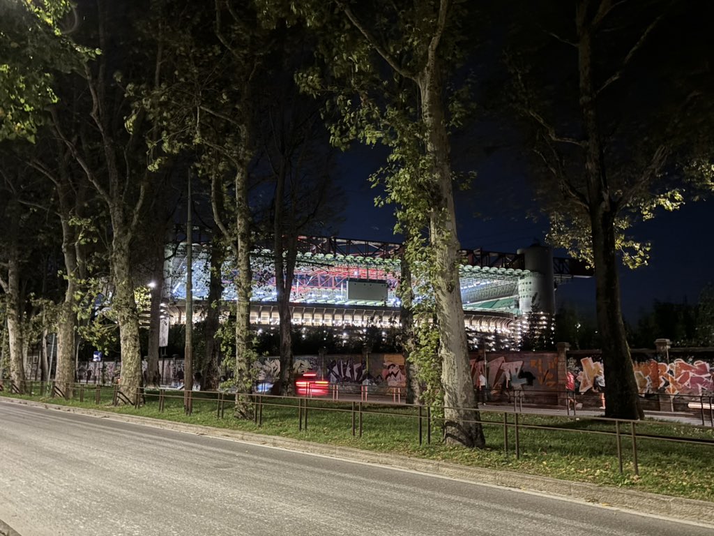 JayMac__'s tweet image. Some Friday night strolls hit different.