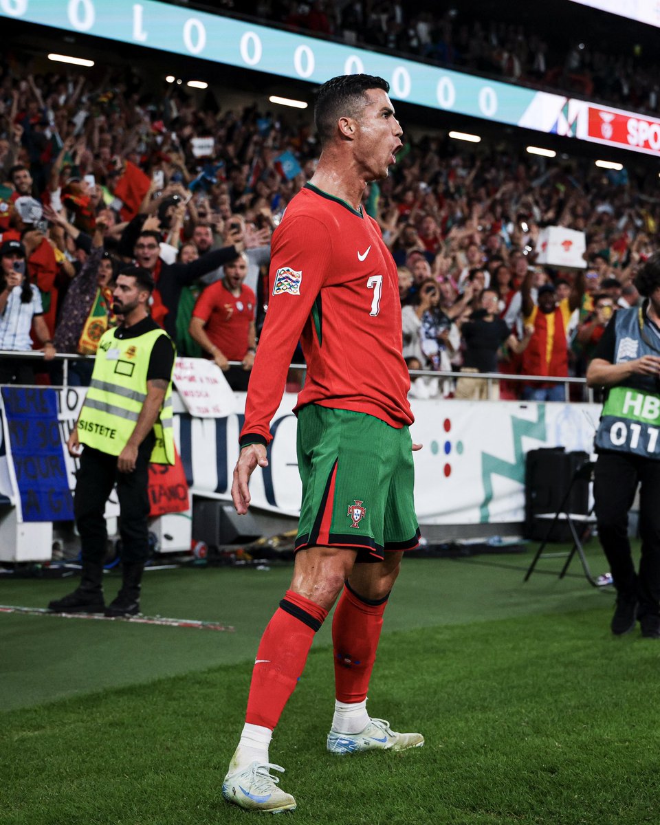 selecaoportugal's tweet image. ➕1️⃣⚽️! SIUUUUU 🐐🇵🇹 

#PartilhaAPaixão