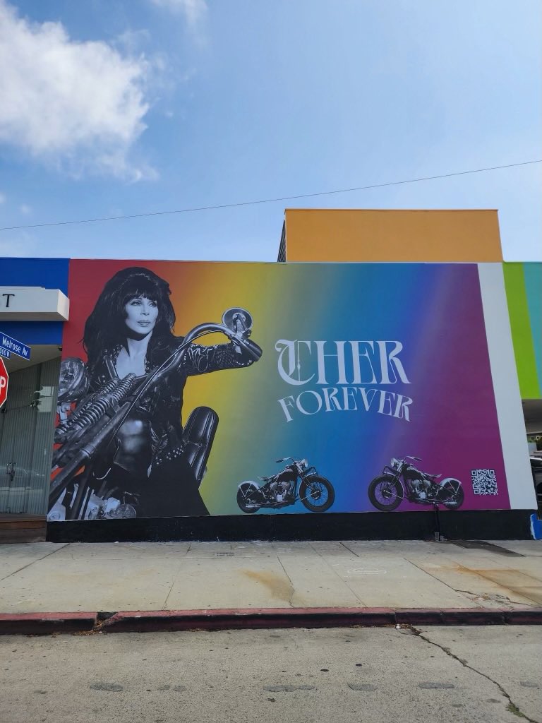 Rhino_Records's tweet photo. Team @cher will be out at the #CherForever Wall in #LosAngeles this Sunday September 29 from 12PM - 2PM with tote bags while supplies last! 8180 Melrose Ave Los Angeles, CA 90046 (📍Melrose & La Jolla) See you there! https://t.co/2AUPFnEcR8