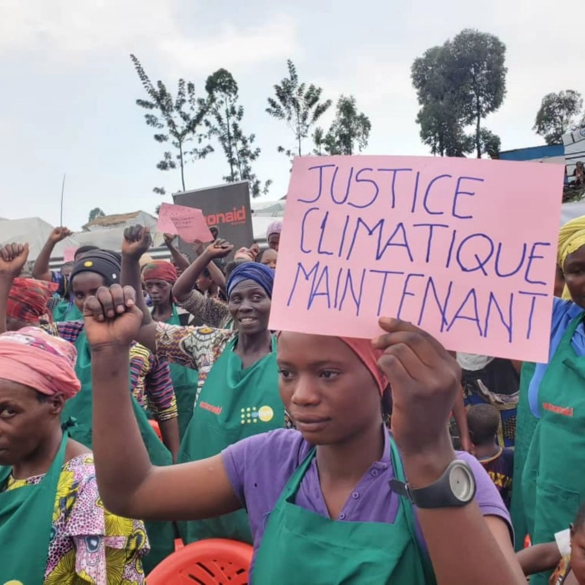 aid_learn47733's tweet photo. 🌍💥 Les personnes déplacées du camp de Bulengo font face à de graves dangers. Dans le cadre de la Semaine Mondiale d'Actions Climatiques, nous avons rejoint #Gaarj et #ActionAid pour mobiliser tous les acteurs en faveur d'un avenir durable. 

#GlobalWeekofClimateActions https://t.co/bdKRwbtvwc