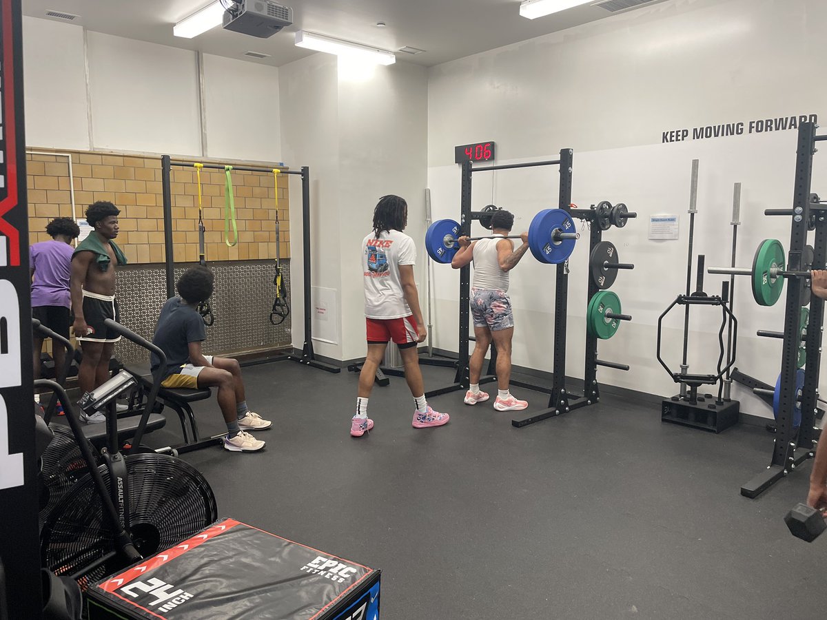 “Doing what’s expected of you isn’t special, it’s average. It’s what the majority of people do. 🏋🏽

Unlocking your potential requires extra work, extra time, extra sacrifice, extra intentionality.” ⚓️🏀