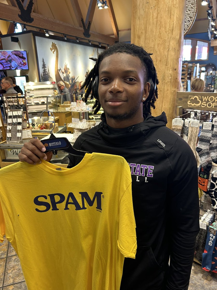 Quick stop mid-trip! First college overnighter for this guy ! Any tips <a href="/RootTristan/">Tristan Root</a> ?