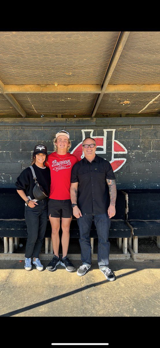 Thank you <a href="/HC_HawkBaseball/">Howard Baseball</a> and <a href="/LanceLjrussell1/">Lance Russell</a> for having me out today. It was an amazing visit and I appreciate the time for having me out there! <a href="/MHoffmanLBCDFW/">Mikey Hoffman</a> <a href="/Coach_Mickles/">Kyle Mickles</a> <a href="/legacybaseball9/">Legacy Baseball</a> <a href="/LonestarBSBclub/">LonestarBaseballClub</a>