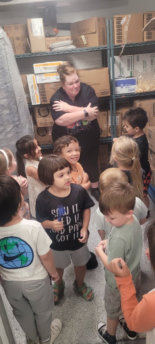 ctepreschool's tweet photo. Mrs. Vessels Class would like to thank Mrs. Lisa and the Cafeteria Crew for giving us a tour and showing us what they do for our school. We had so much fun!! #proudtobecte #tinytigers #wcpspreschool @ctetigers @MrsDarnell_CTE @MrsWillis_CTE https://t.co/OQtZWCOxsU