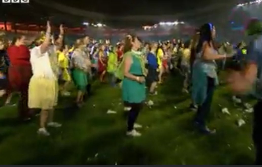 TartanQueen's tweet photo. @BBCTheOneShow @kylieminogue @gdavies @AlexHorne I was in the mass cast of Glasgow 2014 Commonwealth Games, where @kylieminogue was the headline act.  I now tell people, “I’m one of Kylie’s backing dancers!” And it’s true! 😂 https://t.co/f1765dFbjF