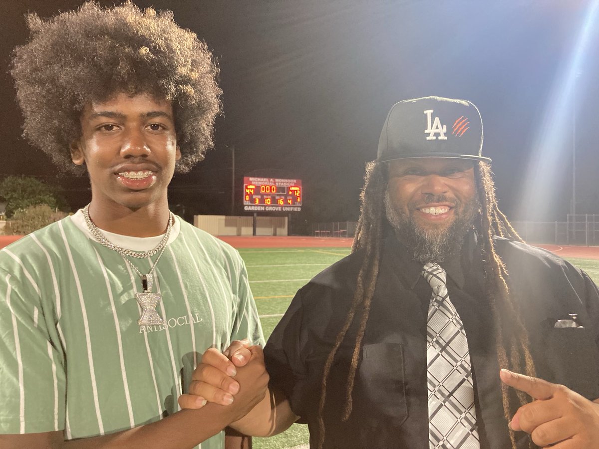 👀 Father and son both 5️⃣-0️⃣!
⁦<a href="/XzaviorQB1/">xzavior.guess</a>⁩ of ⁦<a href="/elmodenafb/">El Modena Football</a>⁩ and ⁦<a href="/coachmelo1/">coach melo</a>⁩ of Los Amigos