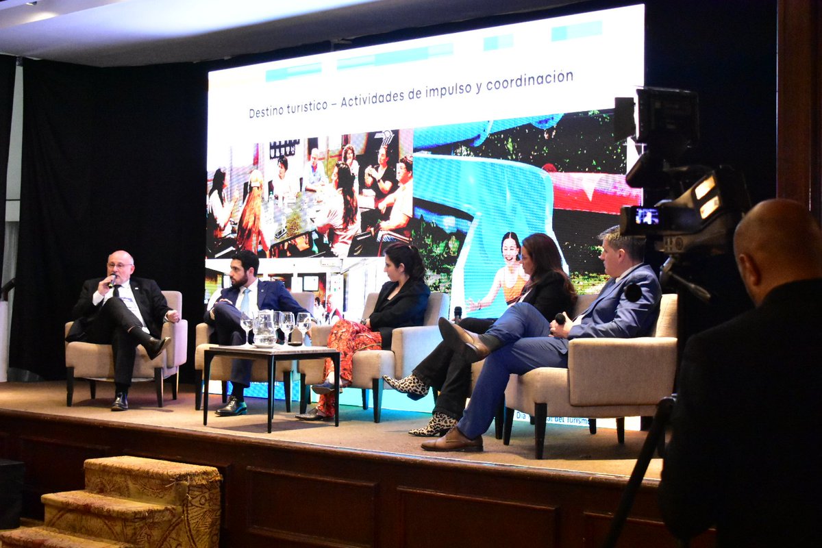 CamturUruguay's tweet photo. El panel sobre Sostenibilidad en Alojamientos, moderado por Juan Martínez, también generó un gran intercambio de ideas entre actores clave del sector.

¿Querés ver las presentaciones?

Ingresá al link 👉 https://t.co/zaFgkEDhXO https://t.co/3MVapPGGUj