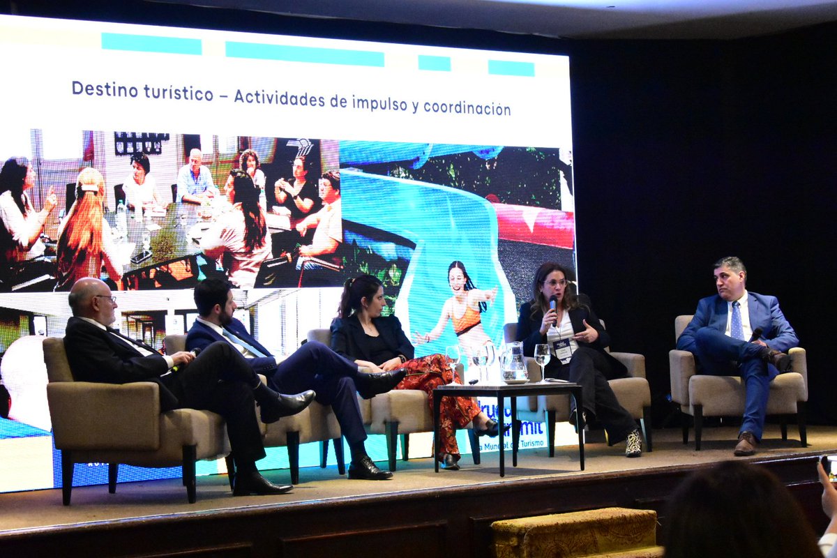 CamturUruguay's tweet photo. El panel sobre Sostenibilidad en Alojamientos, moderado por Juan Martínez, también generó un gran intercambio de ideas entre actores clave del sector.

¿Querés ver las presentaciones?

Ingresá al link 👉 https://t.co/zaFgkEDhXO https://t.co/3MVapPGGUj