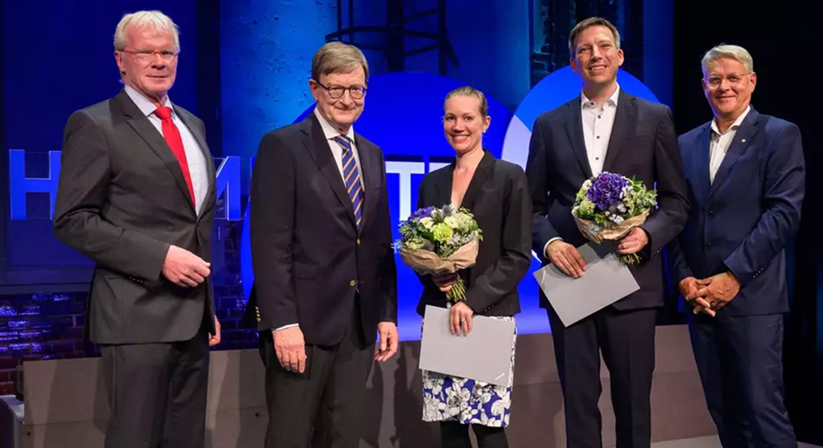 UCLA Chem & Biochem (@uclachem) on Twitter photo Congratulations to Professor <a href="/EllenSletten/">Ellen Sletten</a> and longtime collaborator Professor Oliver Bruns (<a href="/NCT_UCC_DD/">Nationales Centrum für Tumorerkrankungen Dresden</a>) for winning the prestigious Helmholtz High Impact Award 2024! <a href="/helmholtz_en/">HelmholtzAssociation</a> <a href="/slettengroup/">Sletten Group</a> <a href="/UCLA/">UCLA</a> Read more: chemistry.ucla.edu/news/helmholtz… Congratulations to Professor <a href="/EllenSletten/">Ellen Sletten</a> and longtime collaborator Professor Oliver Bruns (<a href="/NCT_UCC_DD/">Nationales Centrum für Tumorerkrankungen Dresden</a>) for winning the prestigious Helmholtz High Impact Award 2024! <a href="/helmholtz_en/">HelmholtzAssociation</a> <a href="/slettengroup/">Sletten Group</a> <a href="/UCLA/">UCLA</a> Read more: chemistry.ucla.edu/news/helmholtz…
