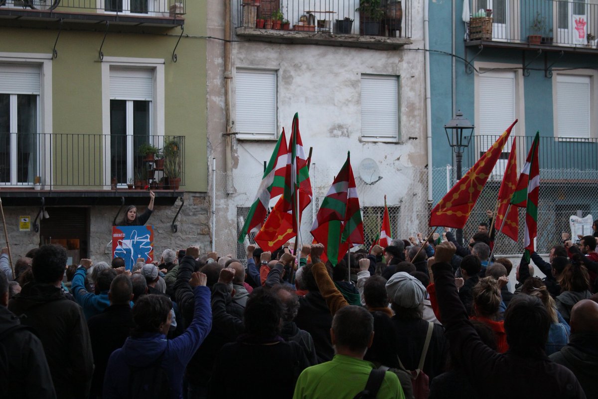 Lur A. Etxetxipia ▼ tweet media