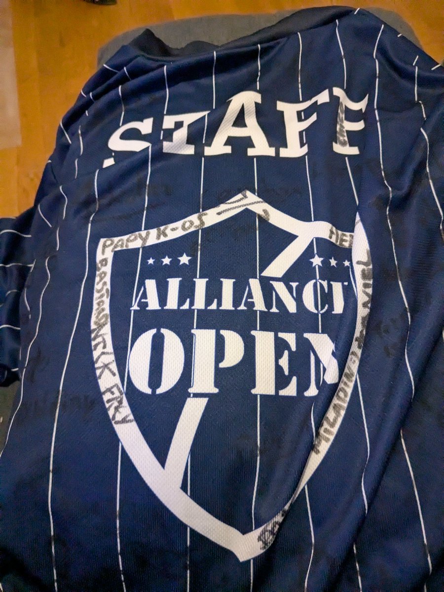 #ageofsigmar <a href="/MegensTom/">Threshold Tactics Tom</a> 
<a href="/jeffrey_nijhoff/">Jeffrey ‘Mezura’ Nijhoff</a> and all other présents 
Thanks for all your messages and signing on the shirt!
I could not attend this évent but i really felt all your love !

You made me cry ! Better not let me catch all of you and give a huge bearhug
I love this commu