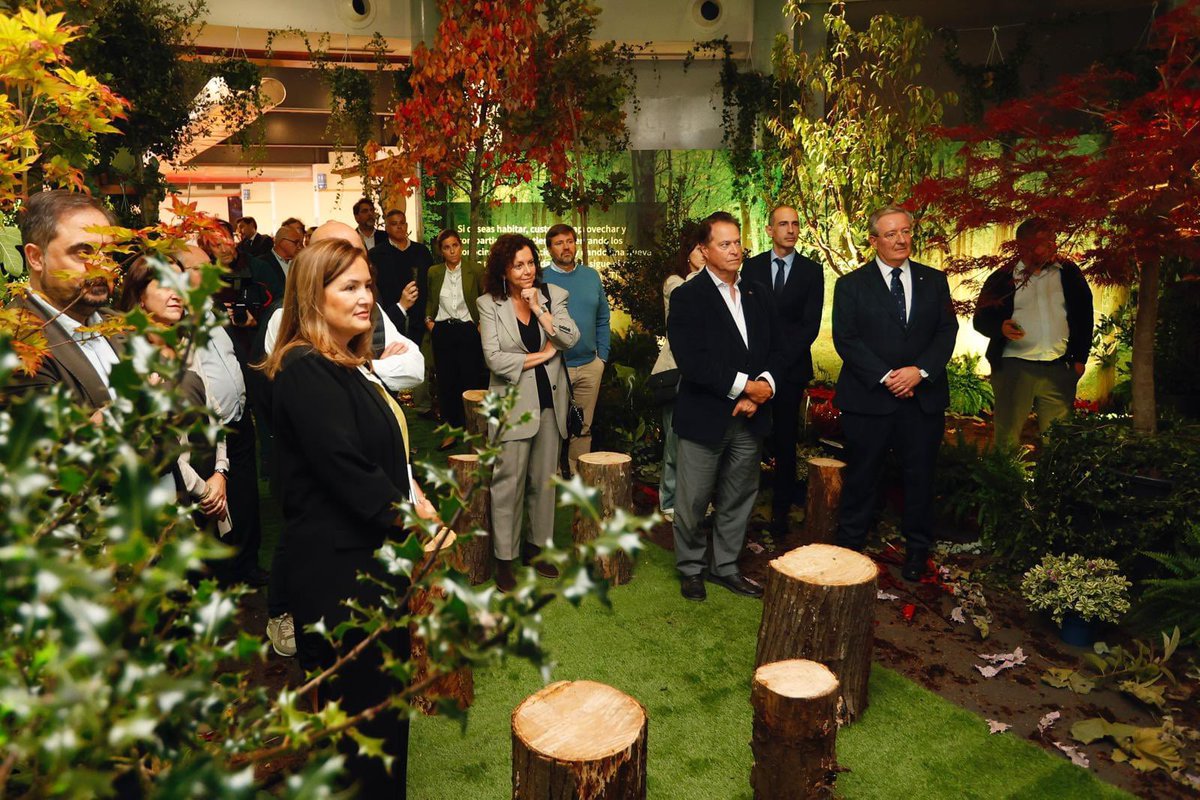 CRASTURIAS's tweet image. ¡Este fin de semana AGROPEC!

🌳 Hemos recreado un bosque en el que podrás conocer proyectos de innovación tecnológica que generan valor social, medioambiental y económico en el medio rural. Ven a verlo en @Feriasturias 

@Fundacion_CTIC #FCRA #fidma