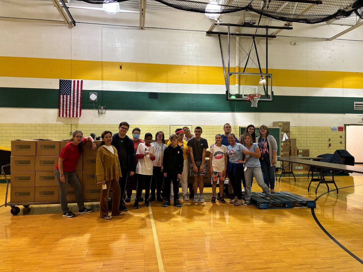 Amherst Social Work (@aevsdsocialwork) on Twitter photo A very big thank you to this crew for helping to put together 69 boxes of food for local families! This is Comet Pride! We are stronger together!
<a href="/SecondHarvestOH/">Second Harvest NC OH</a> <a href="/Comet_Connect/">Comet Community Relations</a> A very big thank you to this crew for helping to put together 69 boxes of food for local families! This is Comet Pride! We are stronger together!
<a href="/SecondHarvestOH/">Second Harvest NC OH</a> <a href="/Comet_Connect/">Comet Community Relations</a>