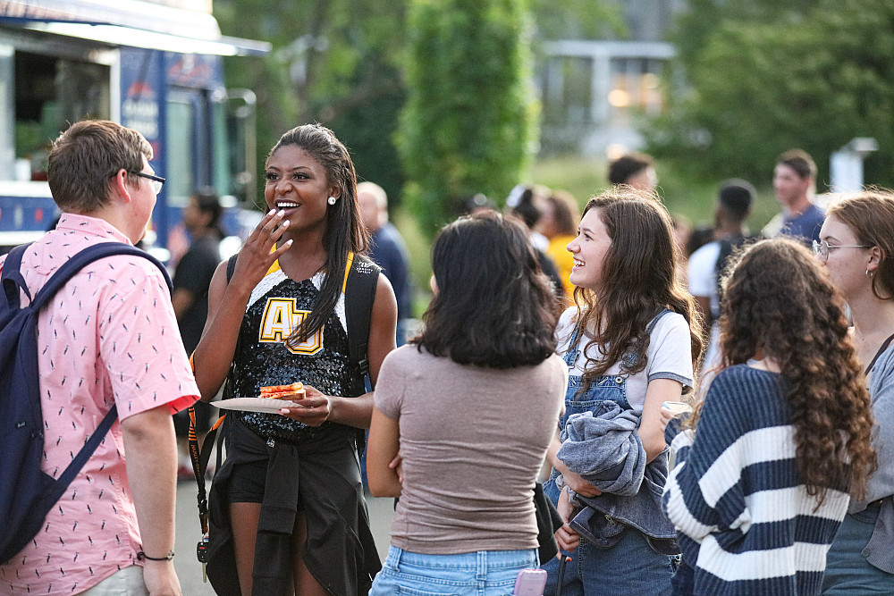 AdelphiU's tweet image. Join us for Spirit Social on the Lawn to kick off #AdelphiSpiritWeekend at 3:30PM today: adelphi.edu/events/spirit-…