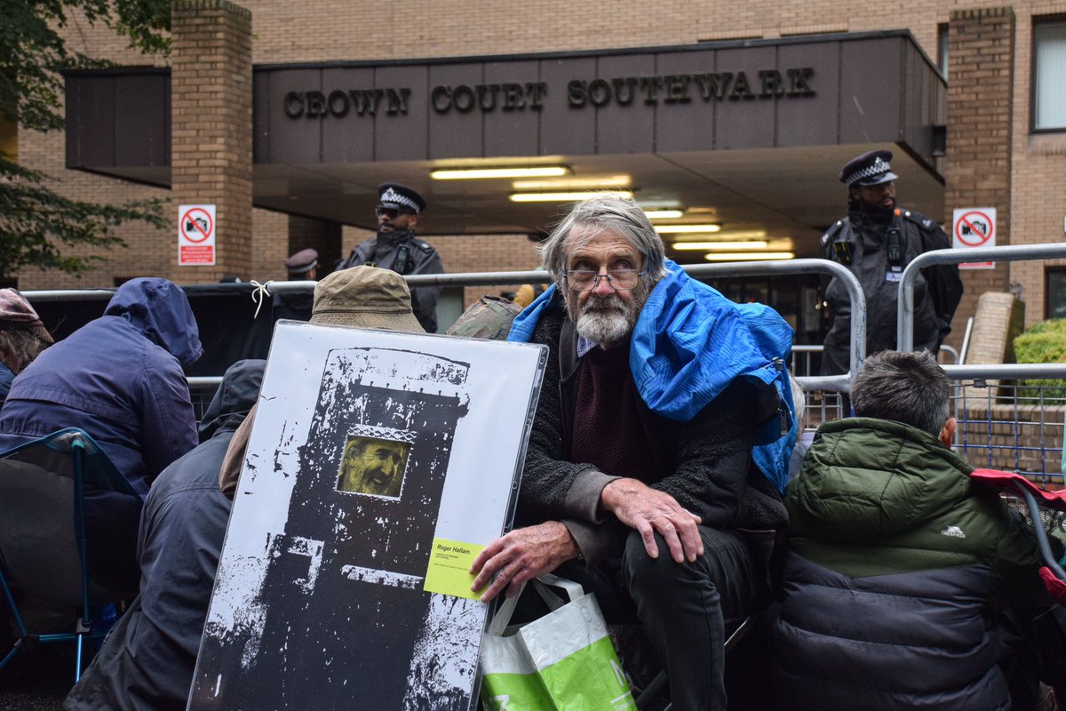 DefendOurJuries's tweet photo. TODAY

320 members of groups including Defend Our Juries, Just Stop Oil, Palestine Action, Extinction Rebellion, Animal Rising and Greenpeace transformed the road into a photographic exhibition of political prisoners past &amp; present.

Full PR: https://t.co/crxTagB6Oa

1/3 https://t.co/RYhnB3OYmt