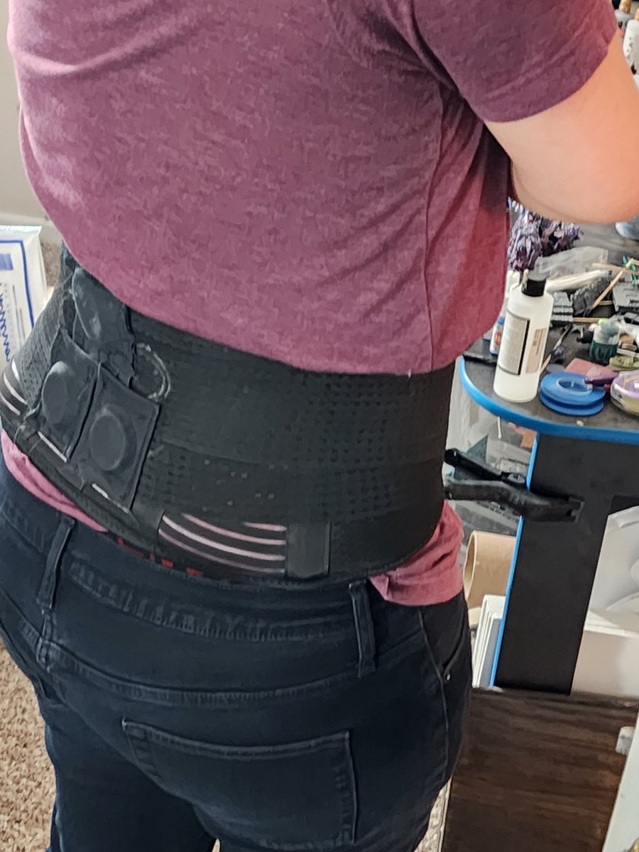 EhManInBlack's tweet photo. @JessicaNigri Made the tail for my Ellen Joe cosplay! I wanted to be able to take it off without taking off the cosplay, so I made a magnetic belt that it connects to! https://t.co/4yANUsKcoO