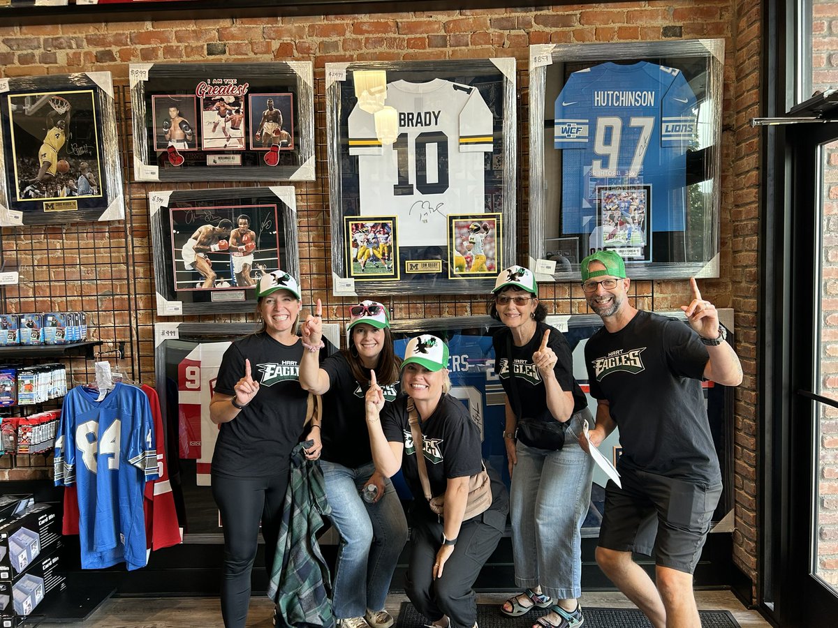 Lauren Field tweet media