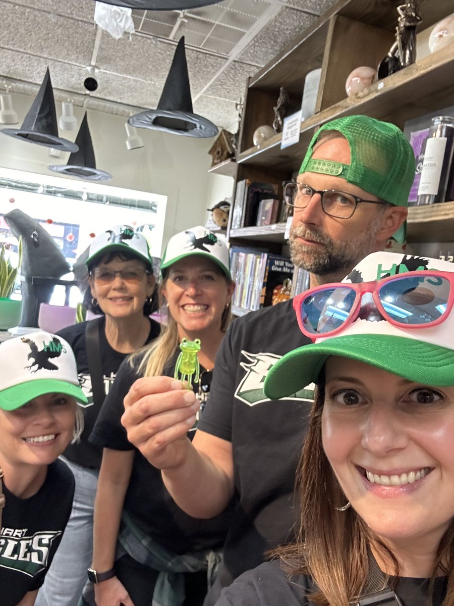 Lauren Field tweet media