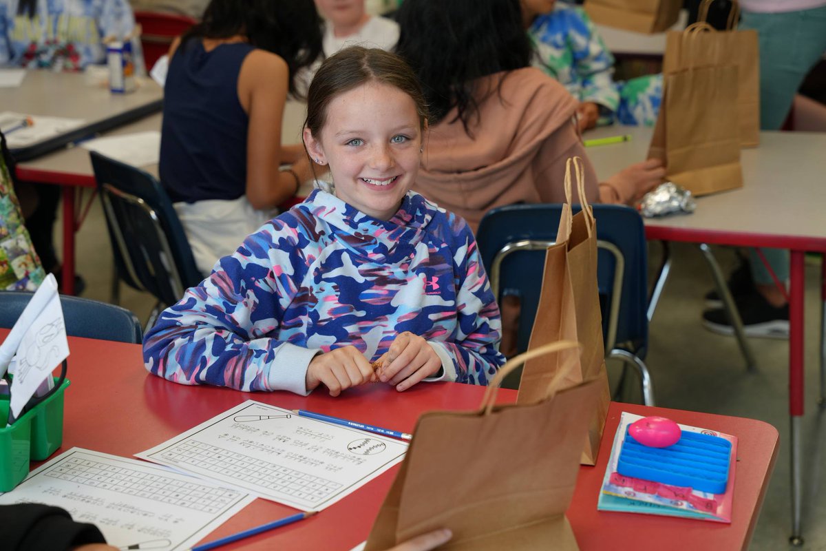 FMPSD's tweet photo. In response to the educational challenges posed by the COVID-19 pandemic, @thickwoodArts launched the Pen Pal Program in 2023 to enhance students' writing skills through meaningful, real-world interactions.

Read more: https://t.co/gMRuU8e1US

@annaleeskinner
#FMPSD #YMM #RMWB https://t.co/eiVhuPdrNK