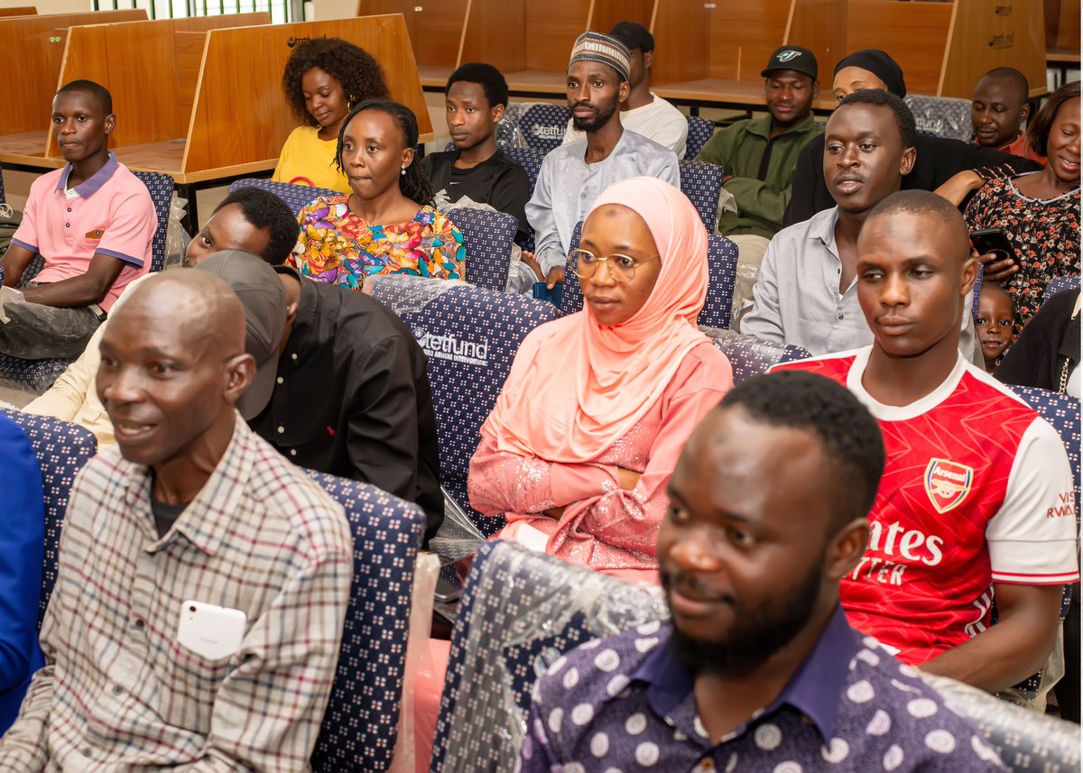 CentreUnijos's tweet photo. Week 7 module 5 physical learning sessions at the Unijos Entrepreneurship Centre.  @3MTTNigeria @3mttNews @3MTTSupport @bosuntijani @unijos https://t.co/R5CzoNKfw8
