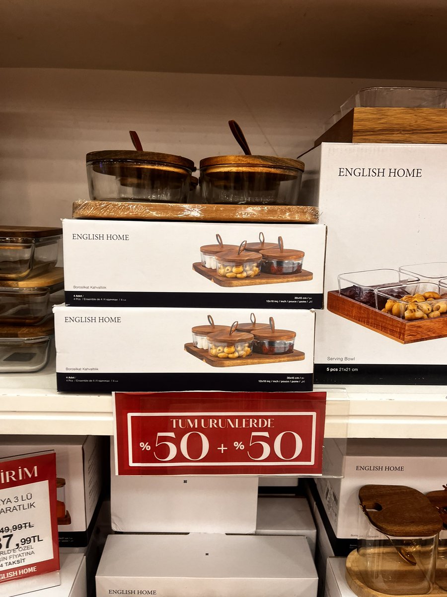 Sevgili <a href="/englishhometr/">English Home</a> mağazanda TÜM ürünlerde %50+%50 indirim diye ibare koyuyorsun ama şu üründe indirim yok. Görevlilere sorduğumda şirket öyle söyledi diyorlar bu nasıl bir kampanya yapmadır? Hiç mi marketing bilmiyorsunuz?