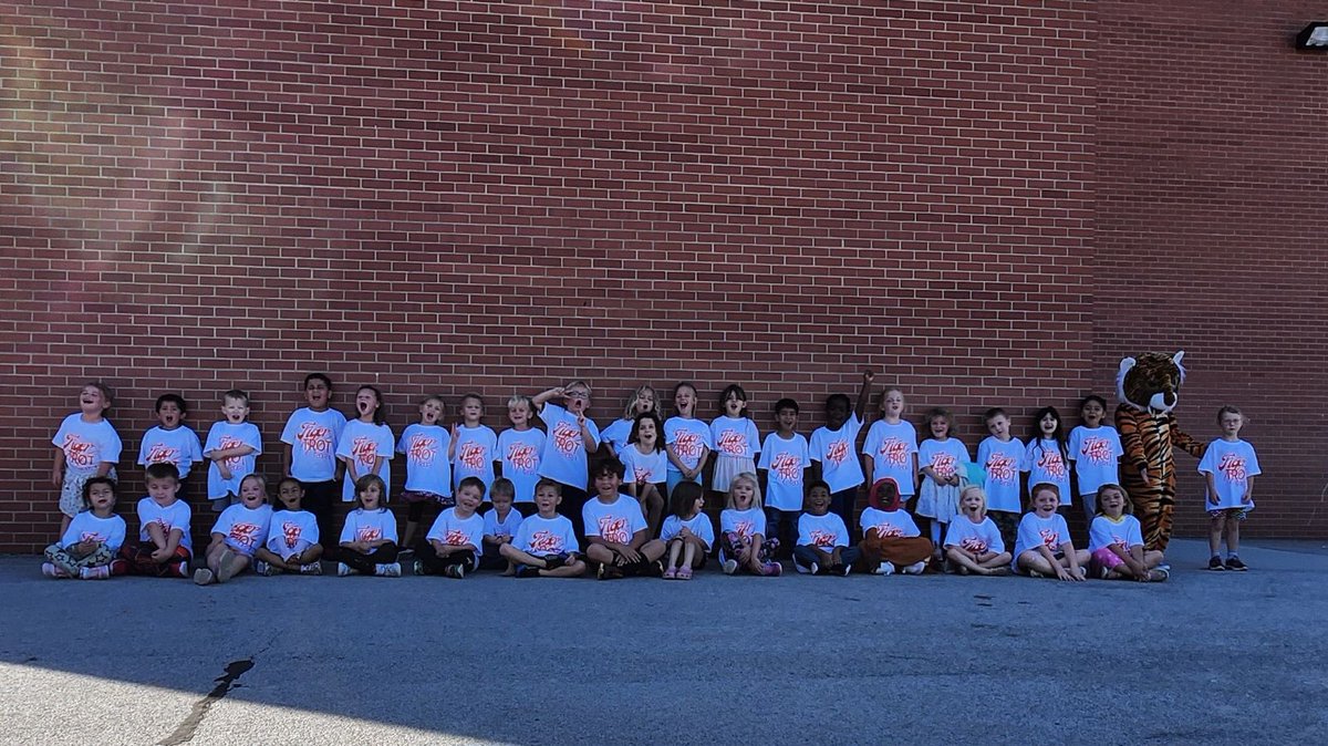 BirchcrestTiger's tweet photo. Thank you to everyone who donated to our school playground project! Our #bctigers ran fast and had fun at the Tiger Trot! 🐯 #TeamBPS https://t.co/WrV8BMEDwT