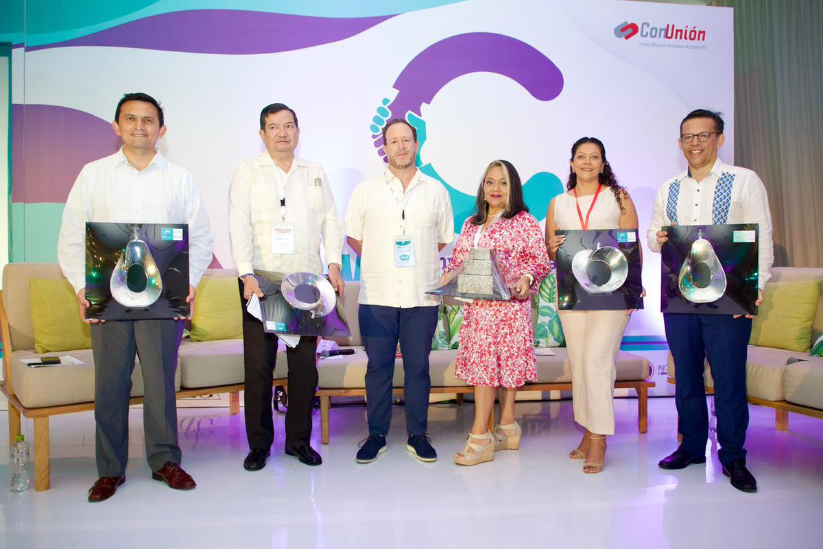 ConUnionOficial's tweet photo. Concluye el Panel de Inauguración de la XVII Convención Nacional de Uniones de Crédito, Agradecemos la valiosa participación de los representantes de las autoridades @Hacienda_Mexico  @CondusefMX @FIRA_Mexico @cnbvmx y @NafinOficial #ConexiónConUnión  #UnidosAfrontamosRetos https://t.co/RUo5ZSUHuY