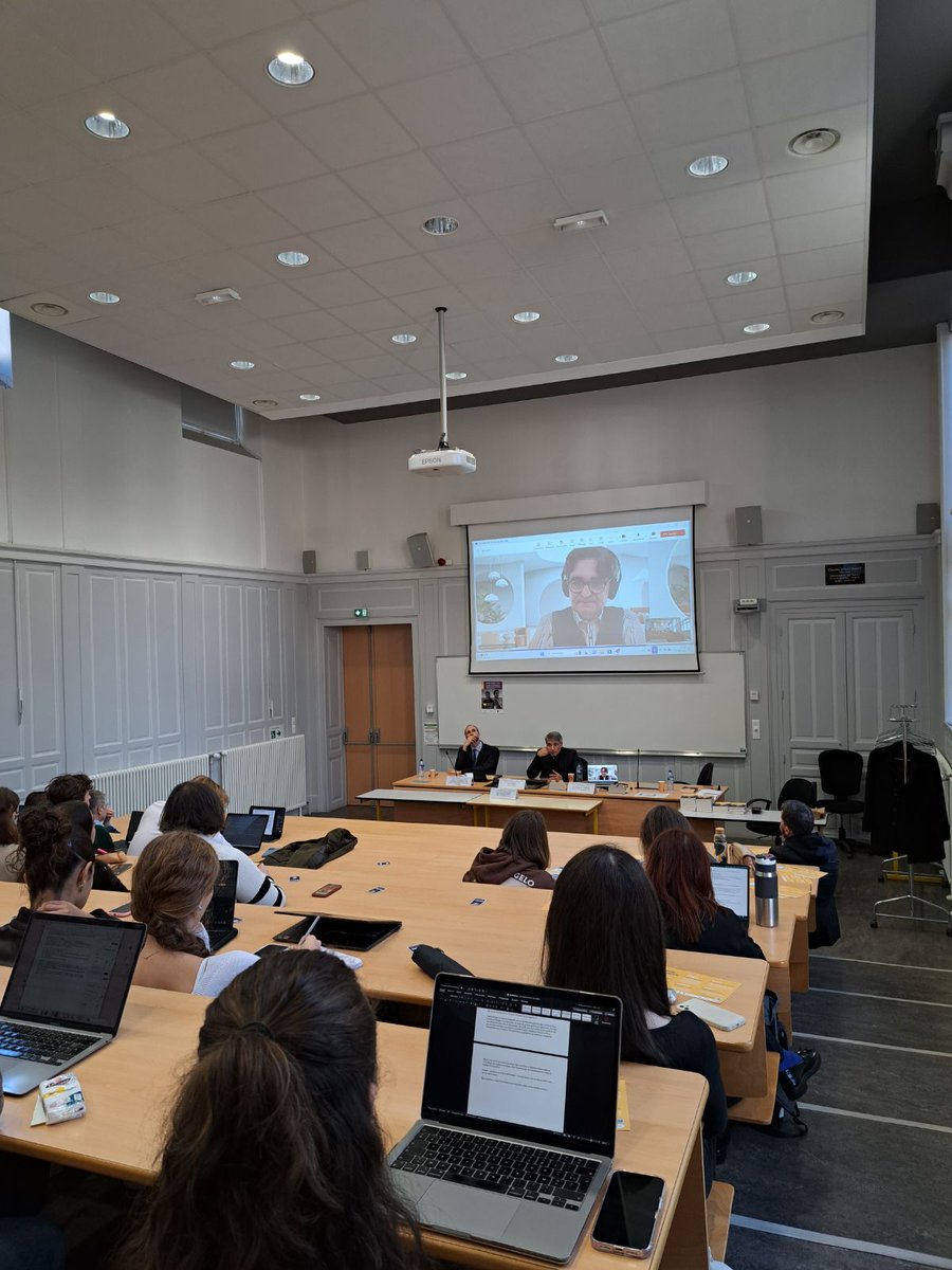 Merci au programme Orion, au <a href="/halldulivre/">HallDuLivre</a> , à l'<a href="/InstFGeny/">Inst.François Geny</a> et surtout aux étudiants venus échanger avec les auteurs. Un beau moment !