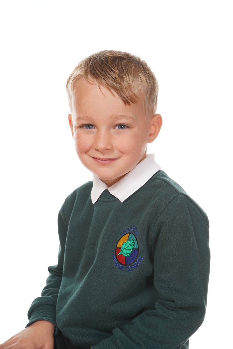 kerrym87's tweet photo. Our boys 1st school pics 🥺💚 @gloverm174 https://t.co/zm9d4clXFt
