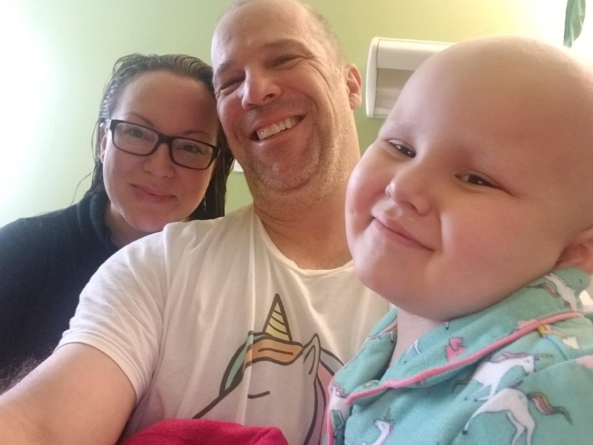 LifeRingSWVA's tweet image. 📝 @kellywoolwine
9/27/08. The day I met the love of my life, Jess.
9/27/18. The worst day of my life. Our daughter, Charlotte was diagnosed with Stage IV, metastatic Hepatoblastoma.
9/27/24. 19 months since Char’s lung surgery. Continuing blood work, imaging & testing. 🎗️🔗