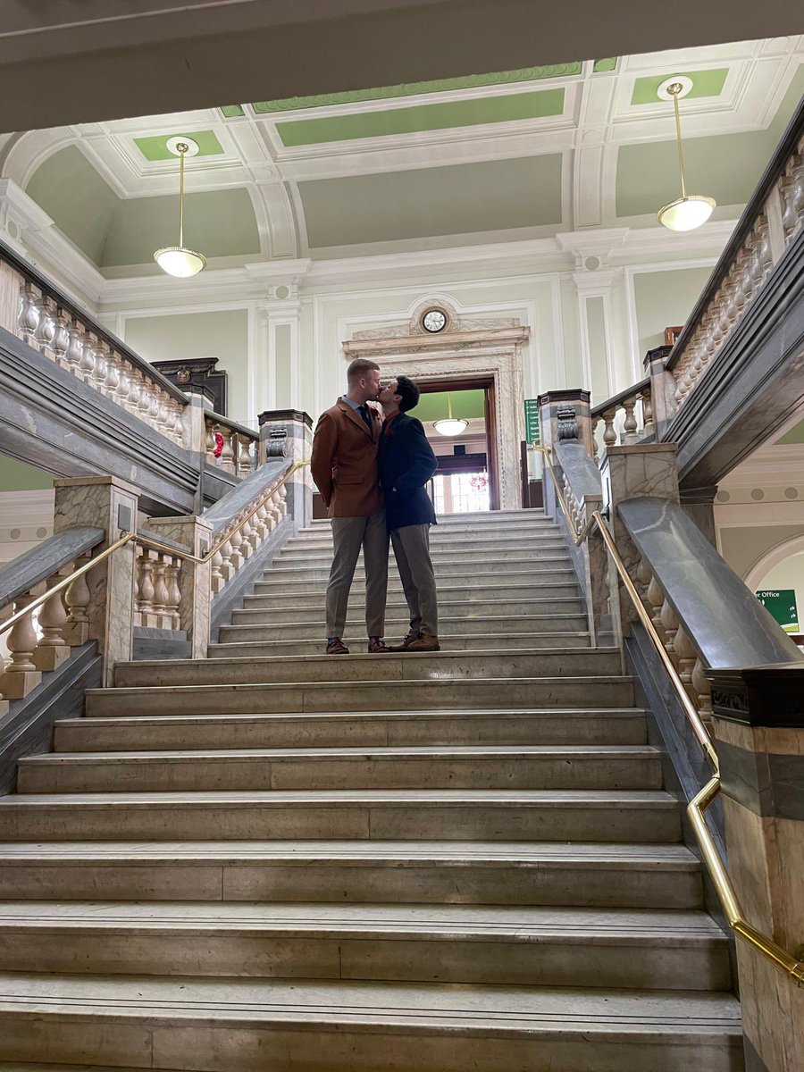 start queerbaiting NOW!! tweet media