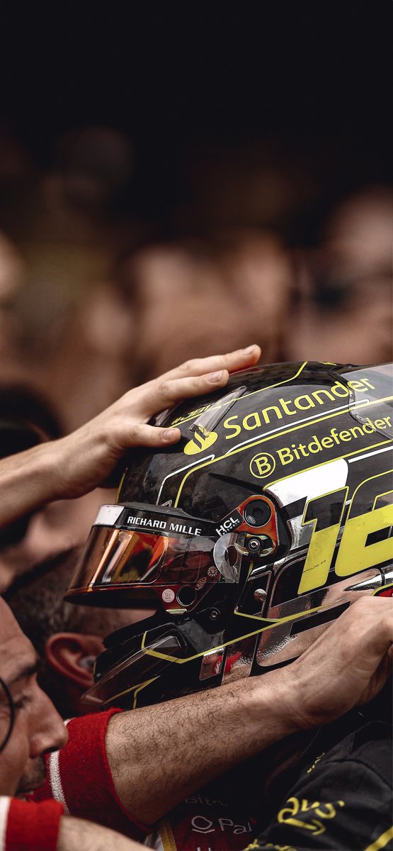 F1WallpaperHQ's tweet photo. Charles Leclerc, Monza 2024 🫳🖤

📷: callo albanese https://t.co/cHZQW4E0mz