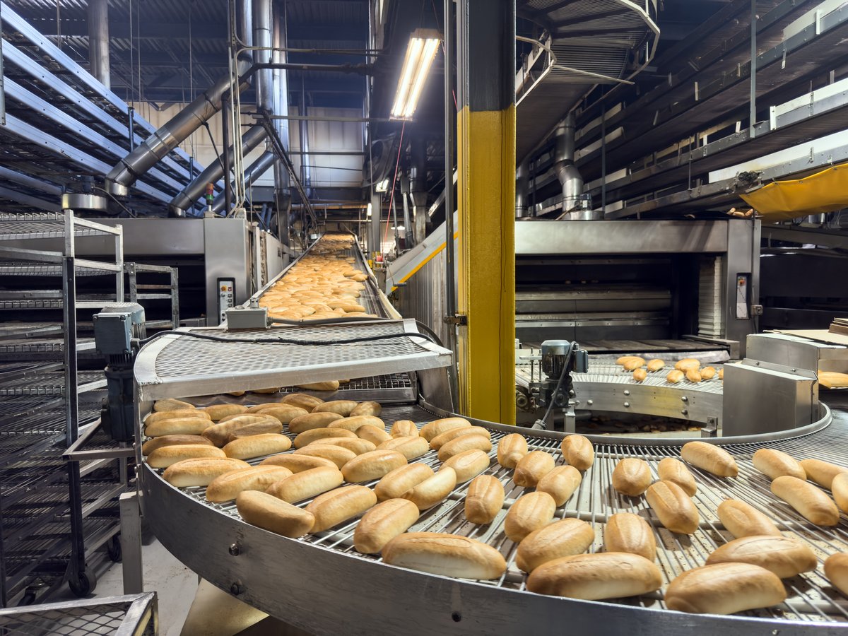 QuintecConveyor's tweet photo. At Quintec Integration, we work with food and beverage partners to streamline distribution and fulfillment processes. By leveraging cutting-edge robotics and advanced material handling solutions, we help businesses optimize their operations. 

#FoodandBev #AutomatedSolutions https://t.co/ZzDfCI0qaZ