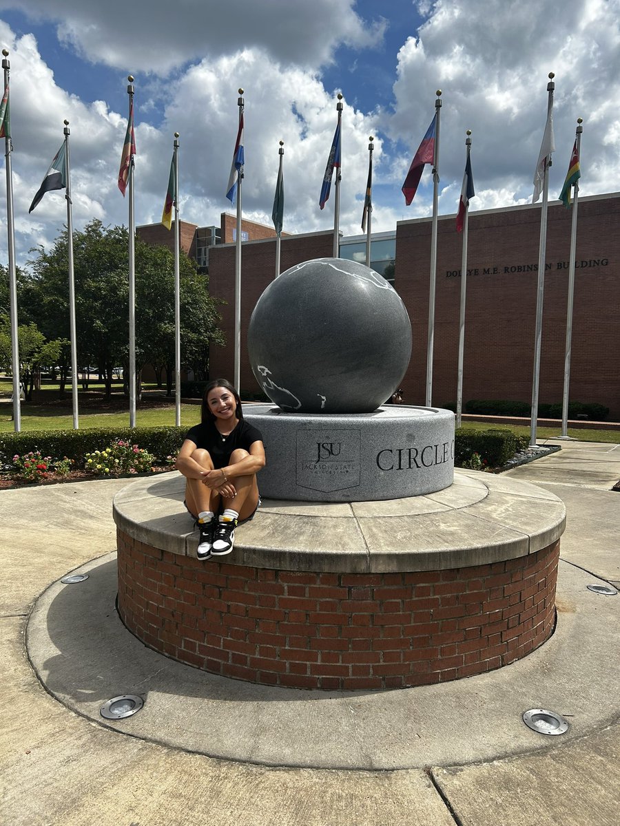 Naima Jolie Calvo tweet media