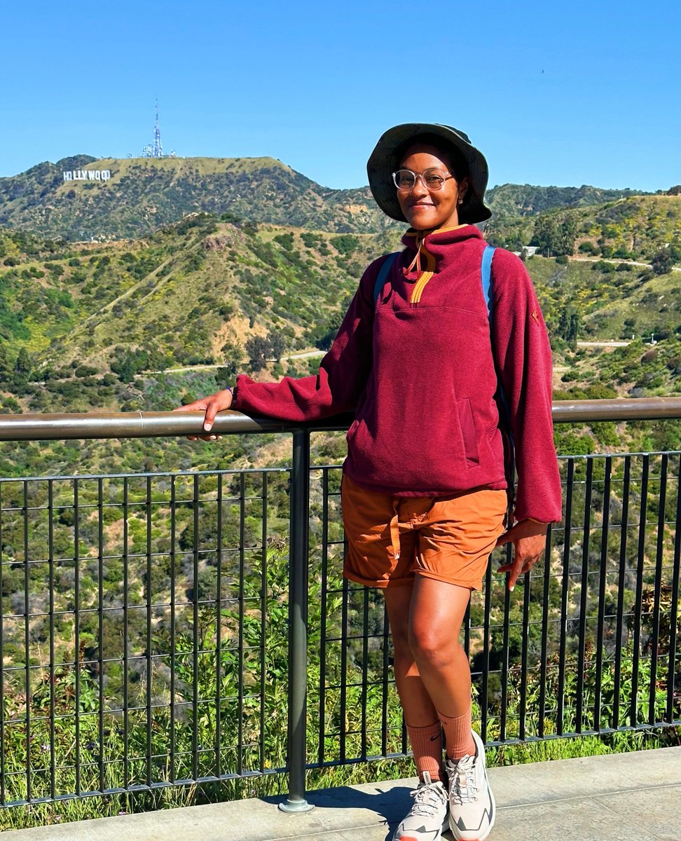 OutdoorAfroInc's tweet photo. Caught between summer and winter, the fall weather can leave you a little weather confused 🍂❄️ ⁠
⁠
But @kayladdacosta knows how to stay comfortable and stylish in any season with her Outdoor Afro, Inc. Pullover Fleece in Rialto Red. ❤️⁠ https://t.co/P9RYnkZR9d