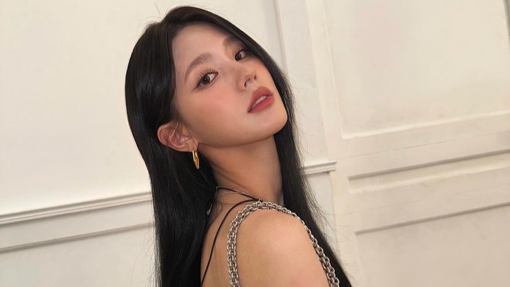 hbd to me! 💋 open.spotify.com/track/1UHS8Rf6…