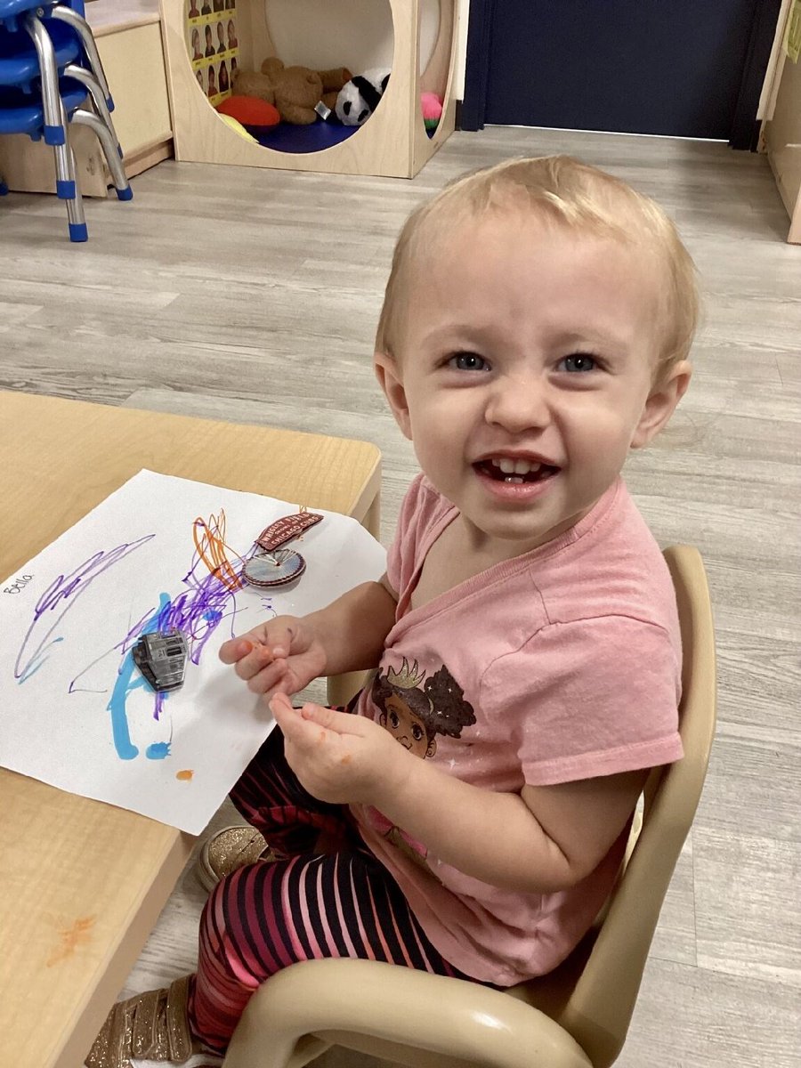 OzarksOACAC's tweet image. Making art and learning fine motor skills is fun! #HeadStartWorks #GetAHeadStart #CommunityAction