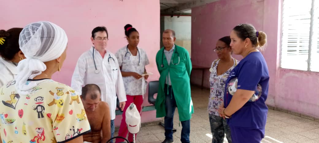 Pase de visita docente, discutiendo en equipo,  buscando las mejores alternativas para nuestros ancianos 
#PorLasTunasLaVictoria #CubaEsAmor #CubaEsSalud #CubaPorLaVida #longevidadsaludable