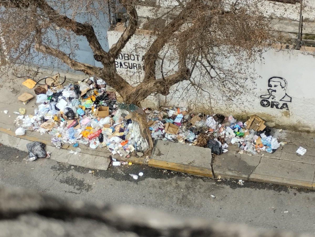 REVOLUCIÓN R.P.M. tweet media