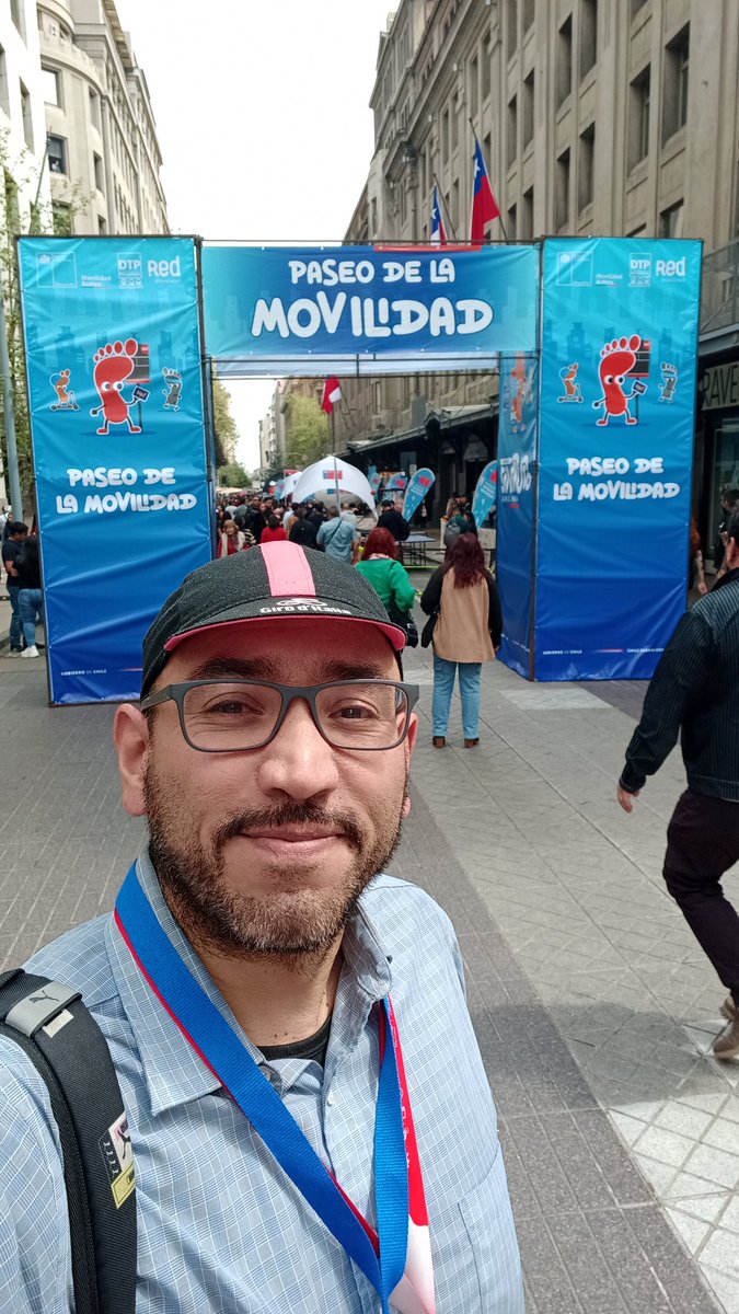 Hola! Creo que el #DiaSinAuto se va consolidando como una fecha socioambiental relevante de Chile. Fue bonito ver por tercer año consecutivo la transformación de calle Agustinas en un fabuloso paseo peatonal: El Paseo de la Movilidad.
