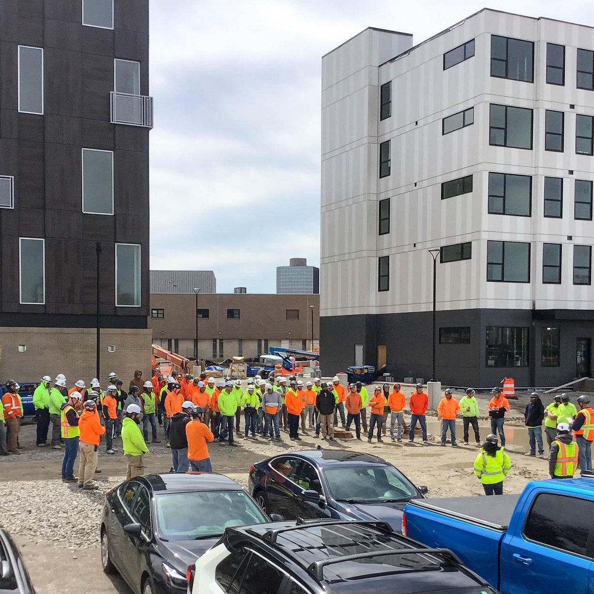 The Brinker | AMHigley team held an Emergency Action Rehearsal today at Lafayette West, led by Safety Director Dan Gadbois. Thank you to everyone involved as we continue to prioritize safety on all job sites! #Detroit #ConstructionSafety
