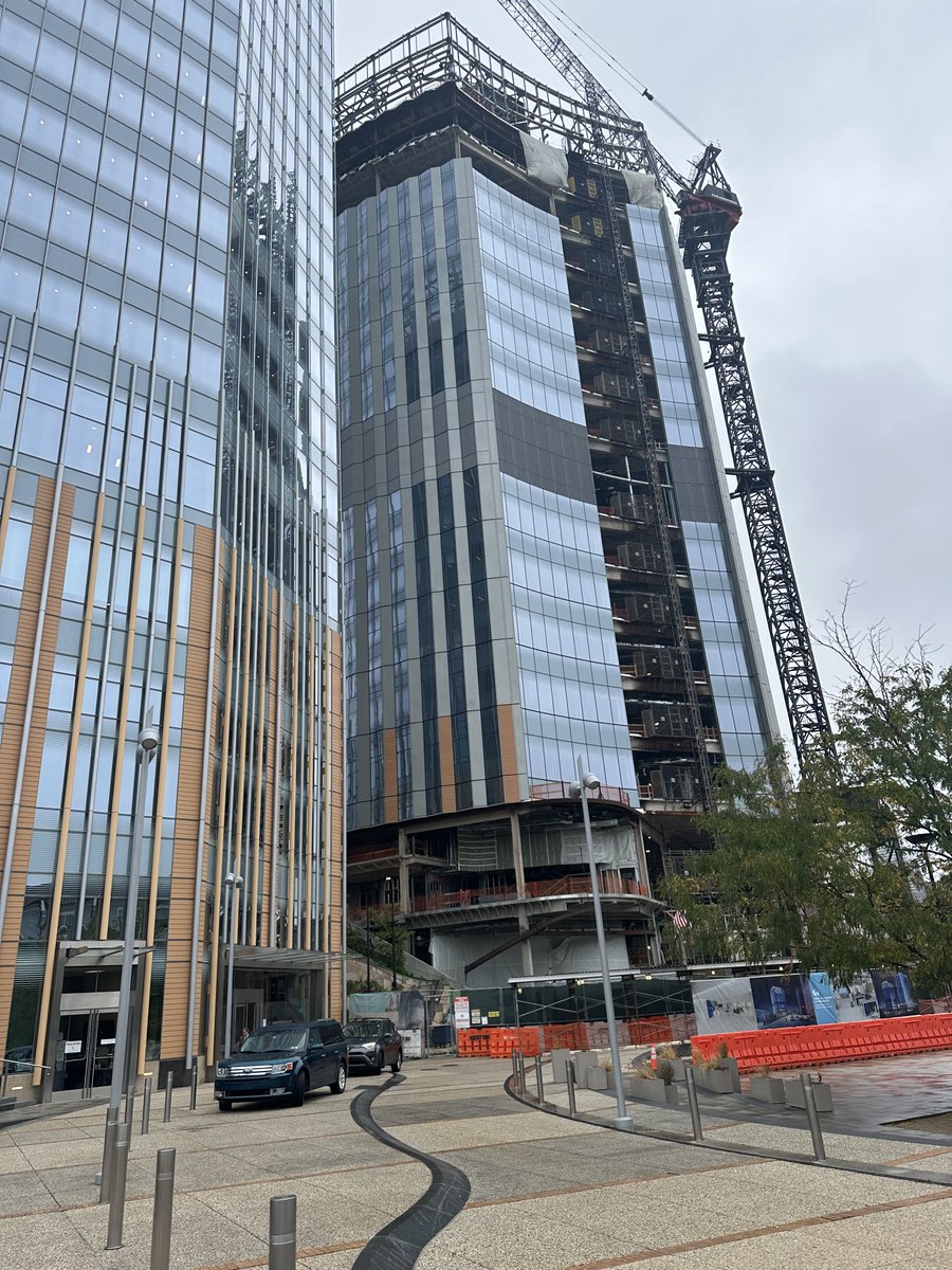CenterMicroMed's tweet image. The Center for Microbial Medicine will move to the new Morgan Center for Research and Innovation (research.chop.edu/about/location…) in late 2025!  The building is going up quick!  @CHOP_Research