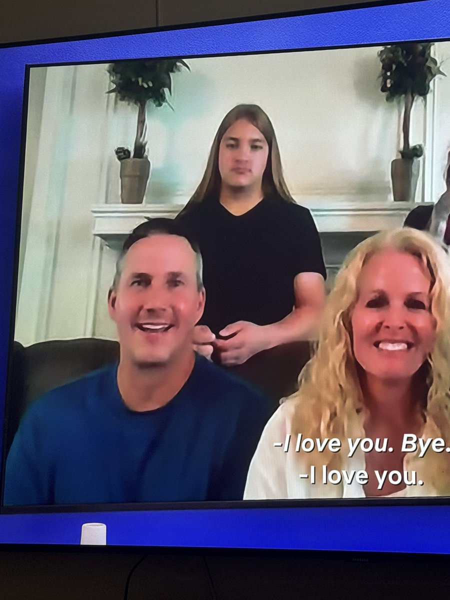 rascalskye_'s tweet image. my sis at the back can see through #Madelyn ‘s  BS 😭😭😭 he’s not having it #TheCircleNetflix