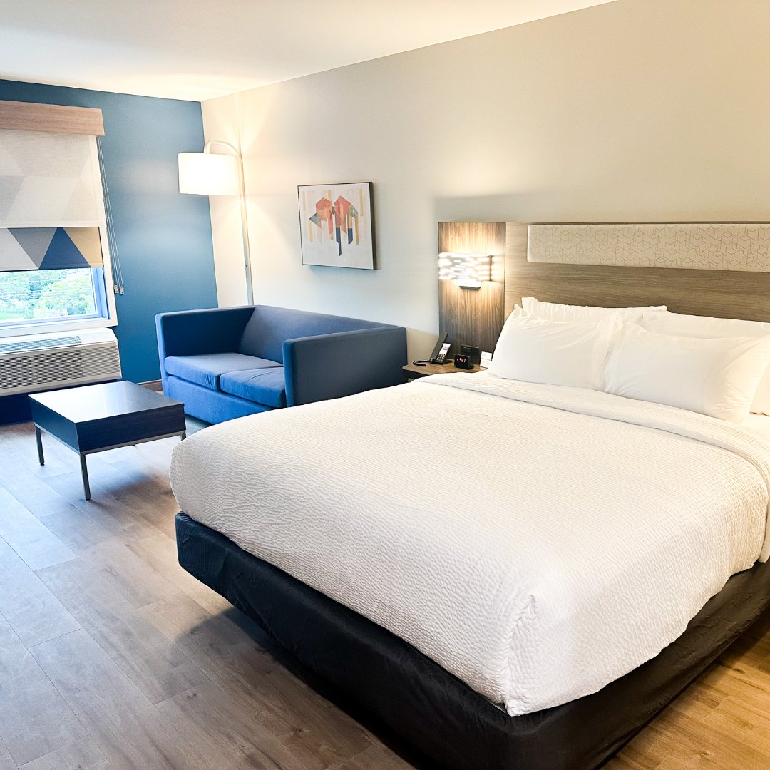 3HGroup's tweet image. Check out these modern, sleek rooms at the brand new @Candlewood &amp;amp; @HIExpress in Chattanooga!